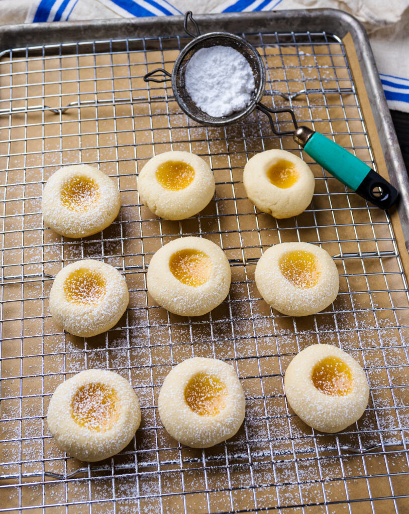 Powdered sugar for dusting on lemon curd cookies